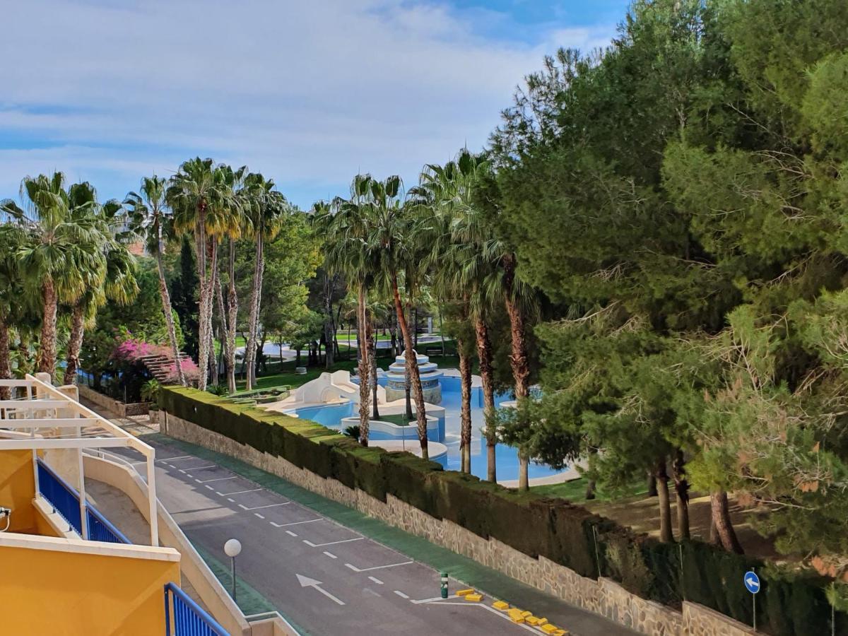 Apartment In Campoamor Overlooking The Swimming Pool エクステリア 写真