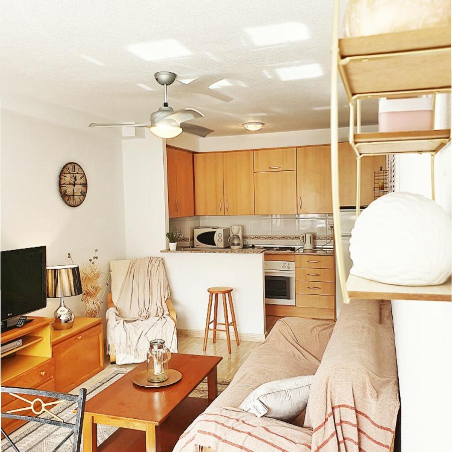 Apartment In Campoamor Overlooking The Swimming Pool エクステリア 写真