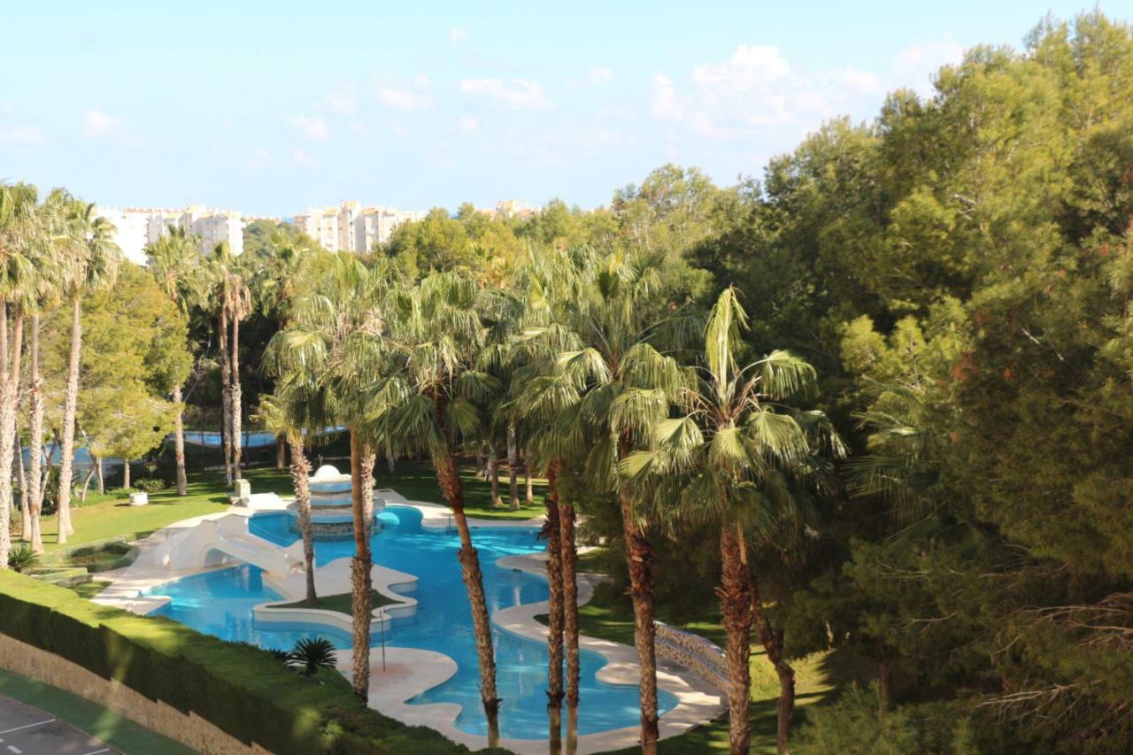 Apartment In Campoamor Overlooking The Swimming Pool エクステリア 写真